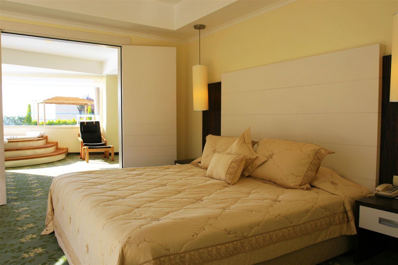 Sealight Resort Hotel Kusadası Exteriör bild
